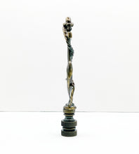 Load image into Gallery viewer, ANCHOR & ROPE Lamp Finial-Aged Brass Finish, Highly detailed metal casting