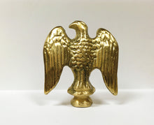 Load image into Gallery viewer, EAGLE Solid Cast Brass Lamp Finial, Heavy and Detailed w/Dual Threads
