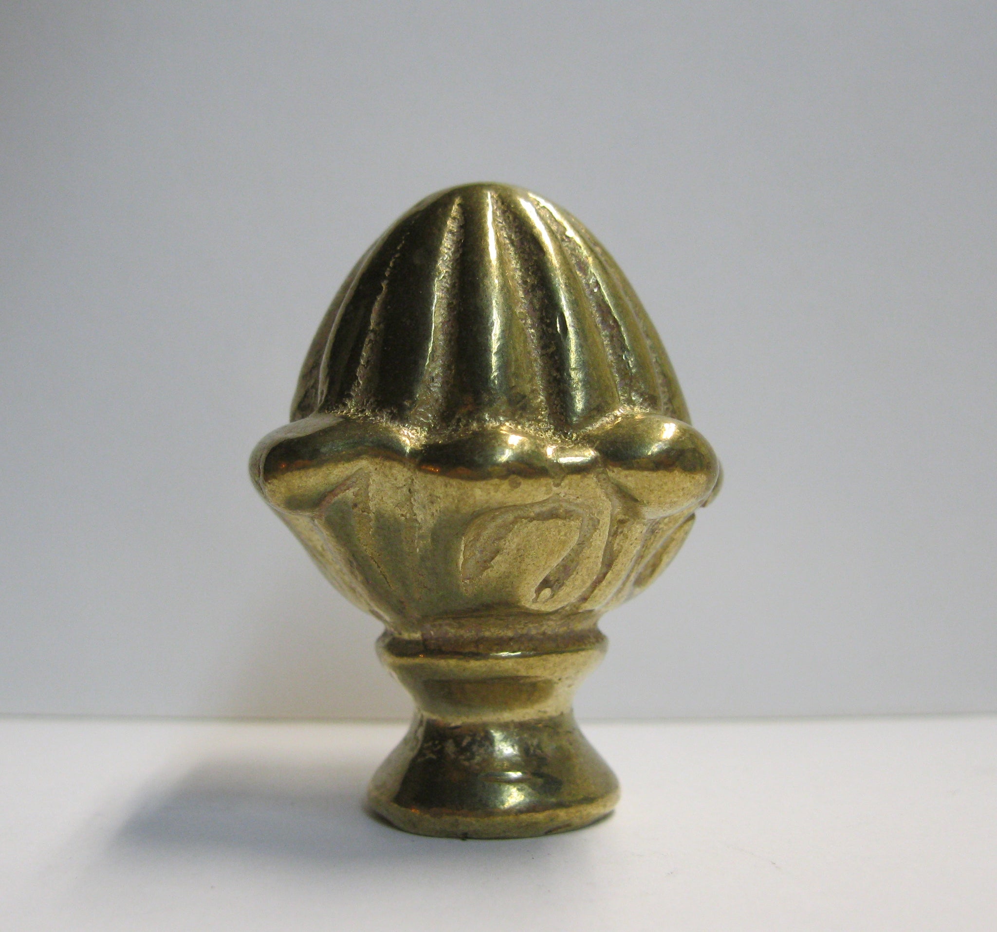 24019-41, 1 Pack Steel Lamp Finial in Antique Brass Finish, 1 1/4